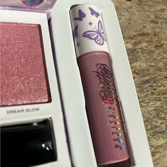 Petite 'n Pretty Dream Land Eye & Cheek Palette & Pink Cloud 10k Shine Lipgloss - Picture 6 of 16